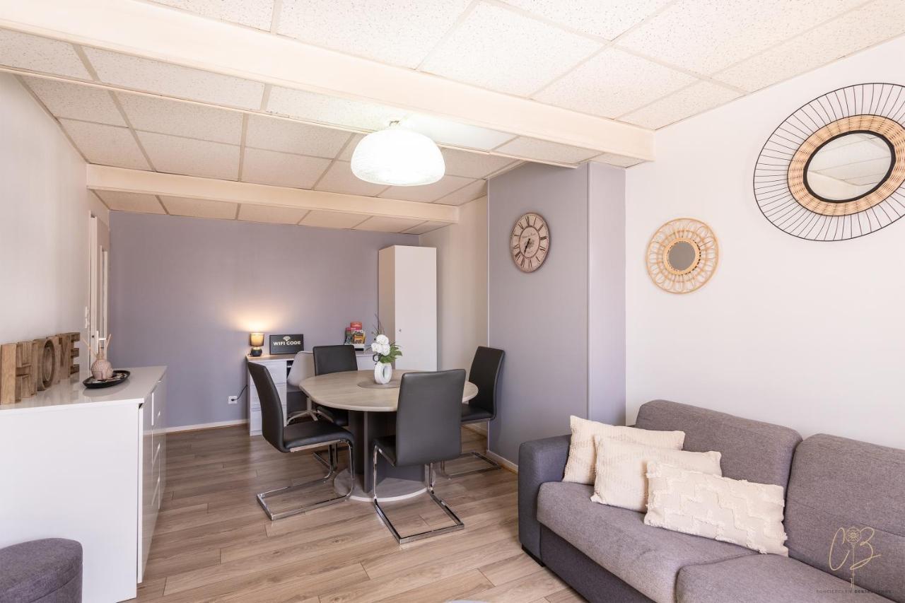 Le Republique-Gare-Centre Ville Bourgoin-Jallieu Bagian luar foto