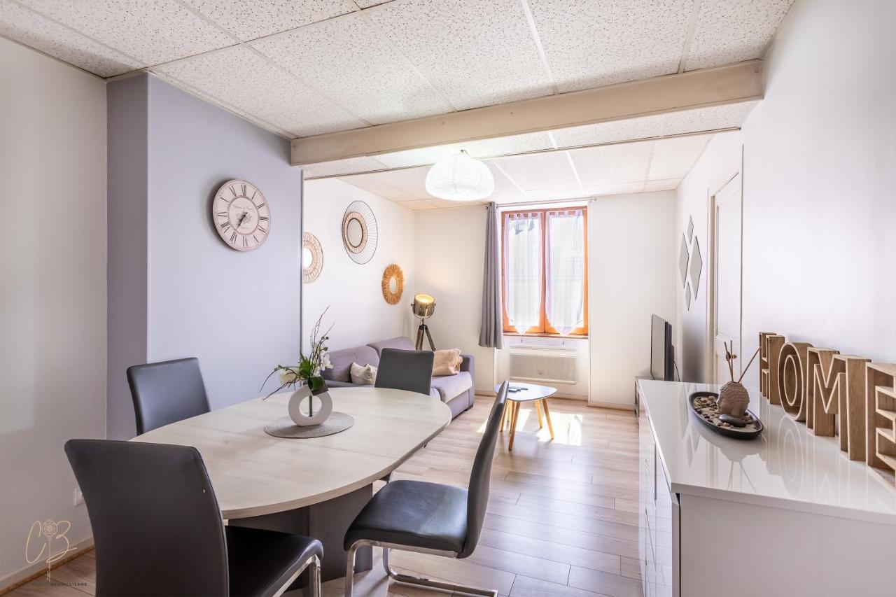 Le Republique-Gare-Centre Ville Bourgoin-Jallieu Bagian luar foto